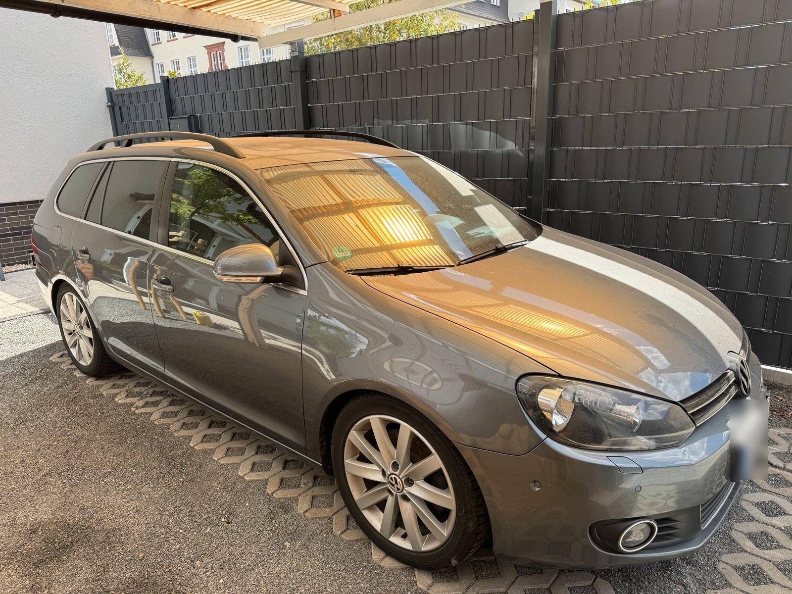 Volkswagen Golf 2009 — rear view