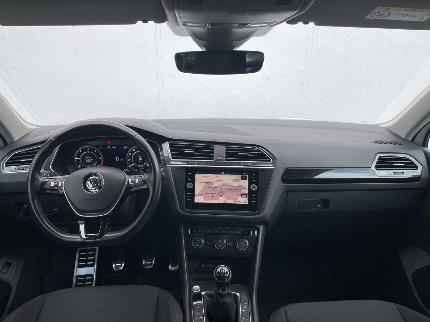 Tiguan 2.0TDI Sound AHK/Navi/App-Connect/ACC/PDC