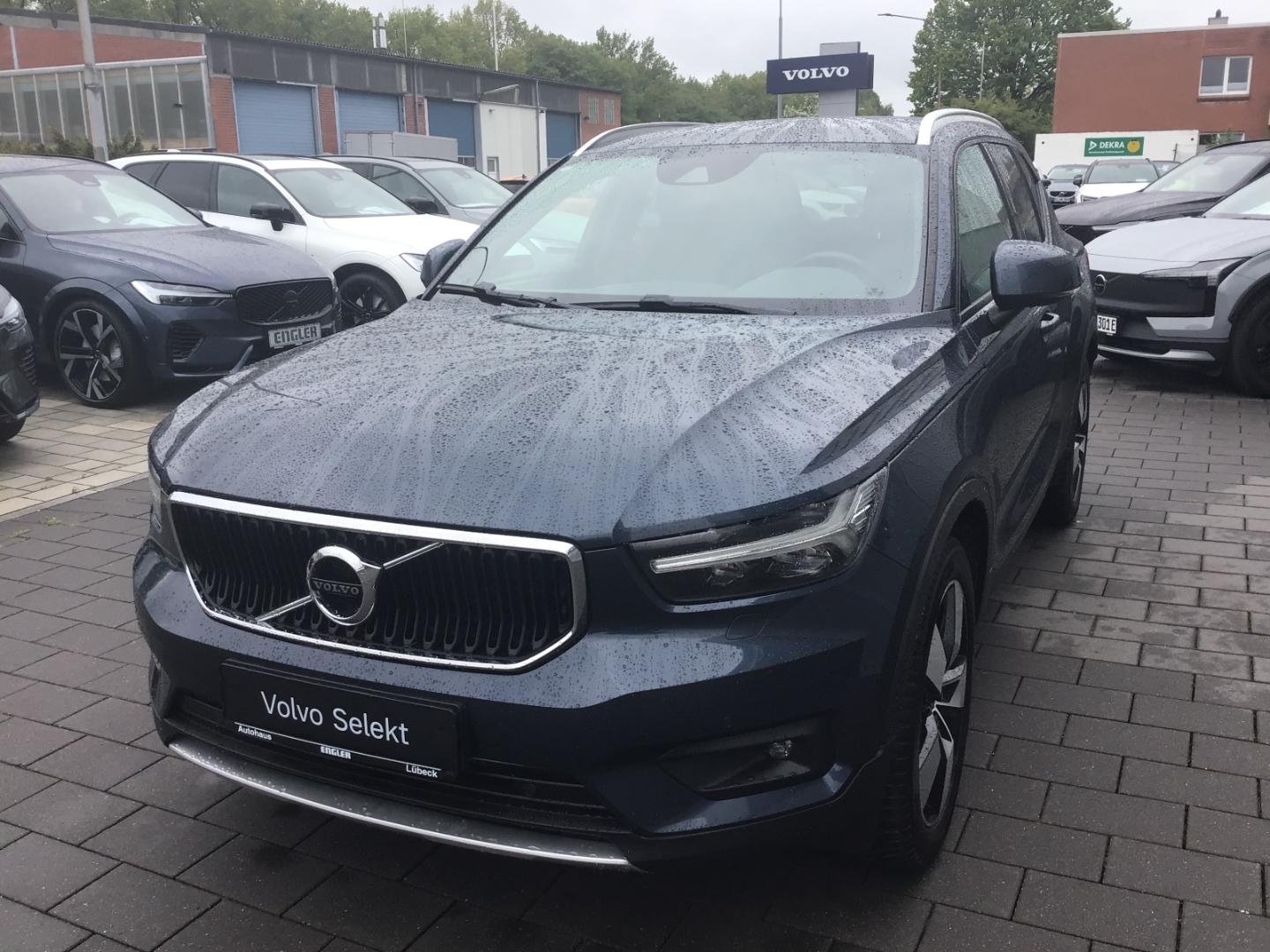 Volvo XC40 T2 Momentum Pro AHK Cam