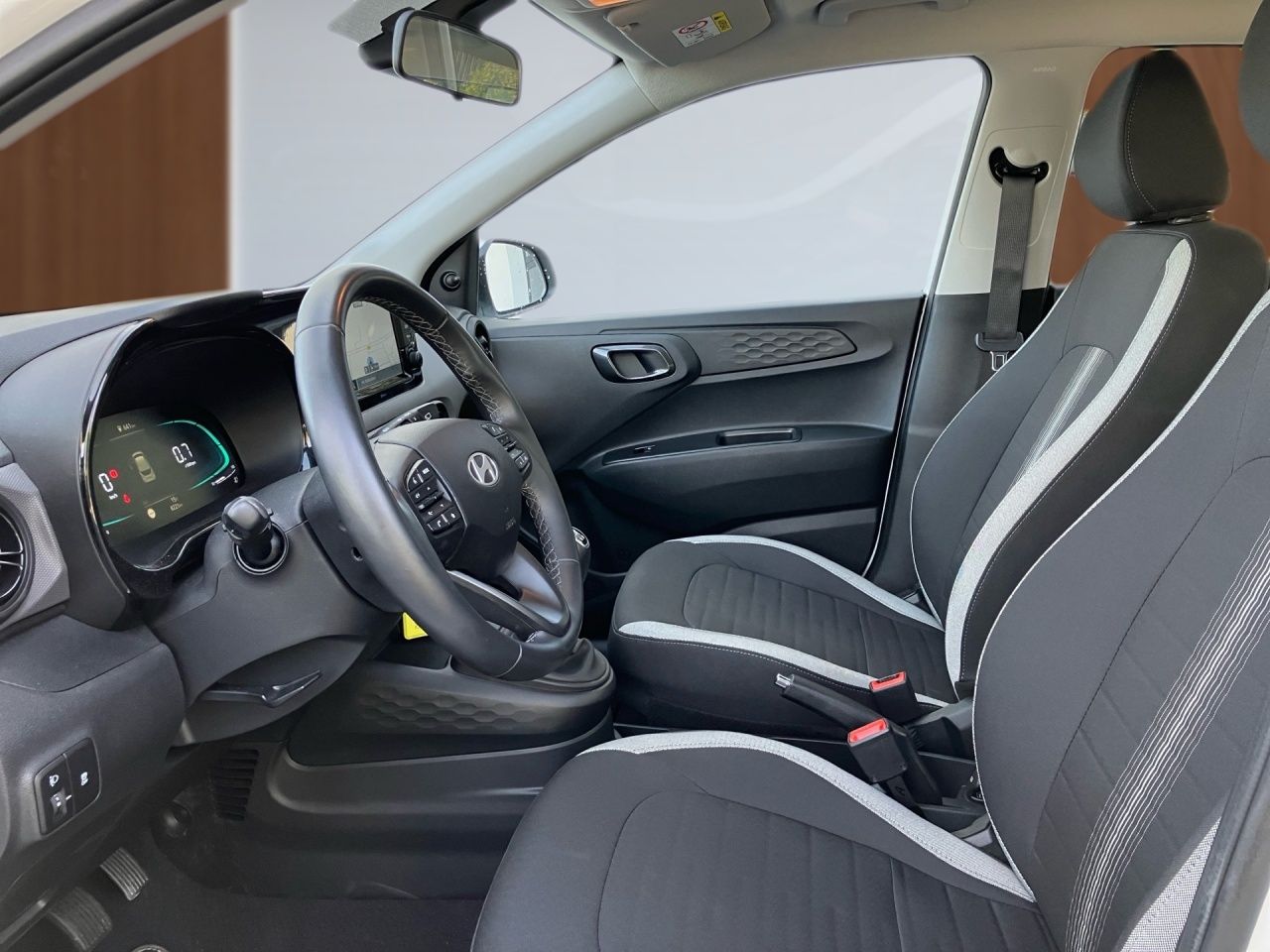 Fahrzeugabbildung Hyundai i10 SELECT Fernlichtass. Kam. Navi PDC SpurH
