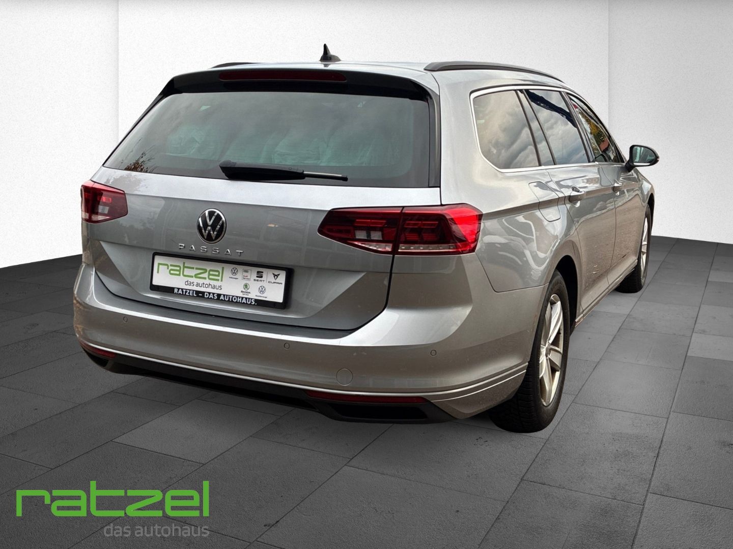 Fahrzeugabbildung Volkswagen Passat Variant 2.0 TDI DSG Business AHK-klappbar