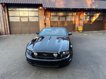 Ford Mustang - 4