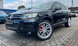 Volkswagen TOUAREG TDI V8 NAVI-AUTOMA-LEDER-AHK-SHZ-TEMPO- - Volkswagen Touareg: Auto