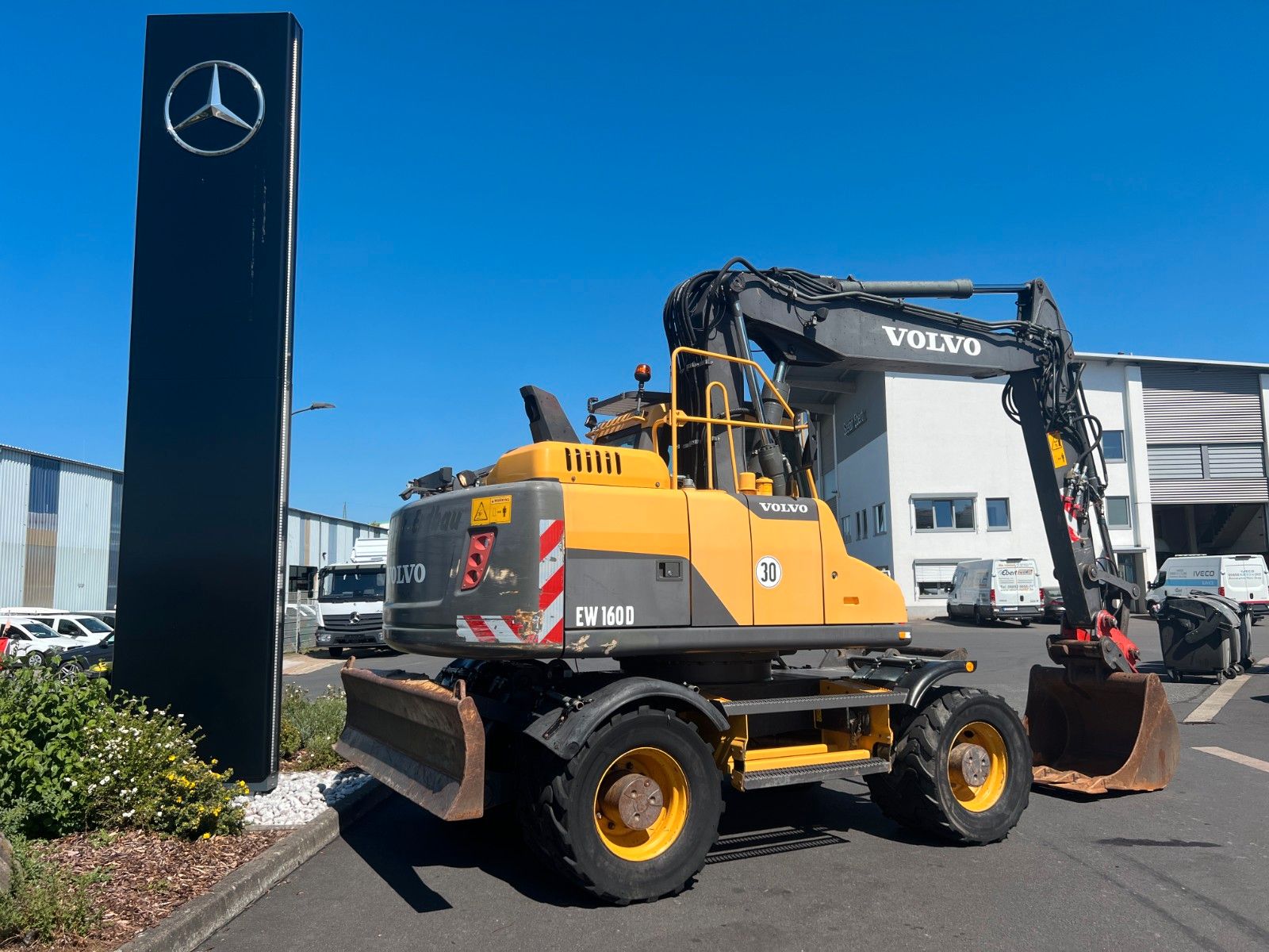 Fahrzeugabbildung Volvo EW160D / 2014 / 1xTieflöffel / Forstschutzgitter