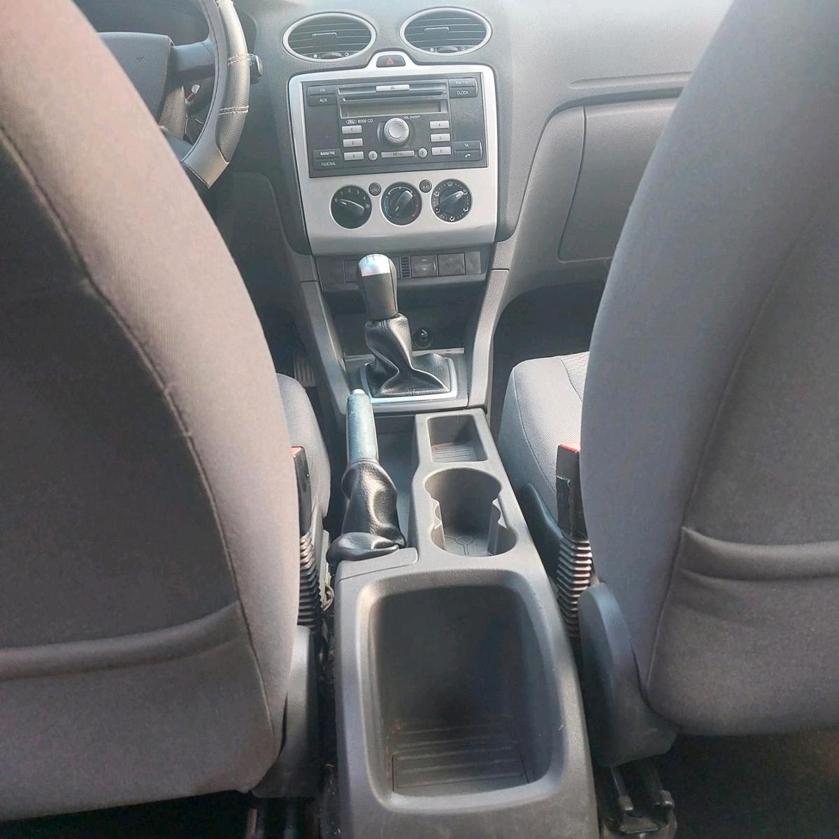 Ford Focus 2006 — photo 12