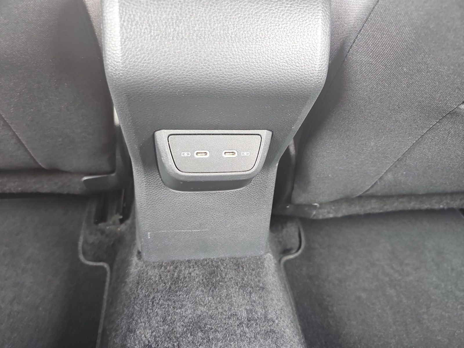 Fahrzeugabbildung Volkswagen Polo Comfortline TSI SHZ PDC DAB+ WeConnect Klim
