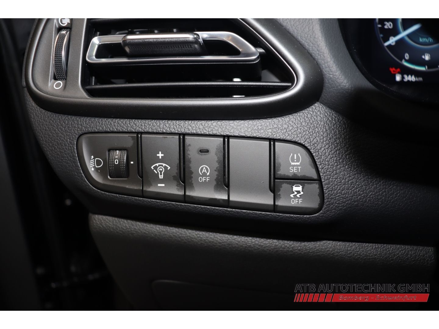 Fahrzeugabbildung Hyundai i30 Kombi 1.5 T-GDi 48V DCT Advantage Navi LED A