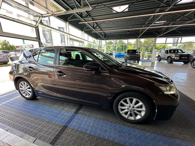 Lexus CT 200h  Dynamic – Hybrid