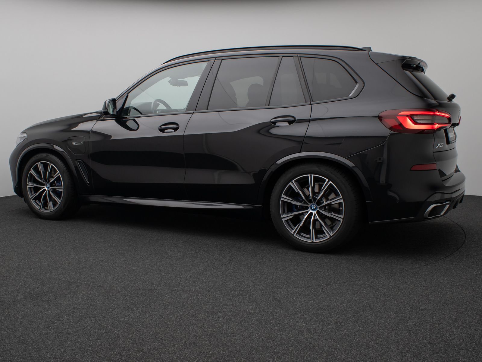 Fahrzeugabbildung BMW X5 xD45e M Sport 360° HUD DAB ACC AHK 20Zoll