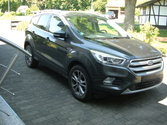 Ford Kuga 2,0 TDCi 4x2 110kW Titanium Titanium