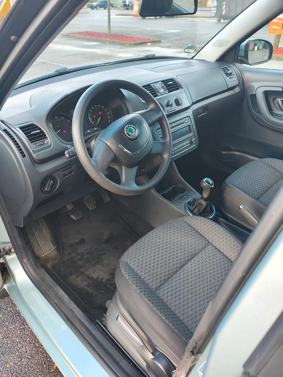Skoda Fabia 2011 — photo 5