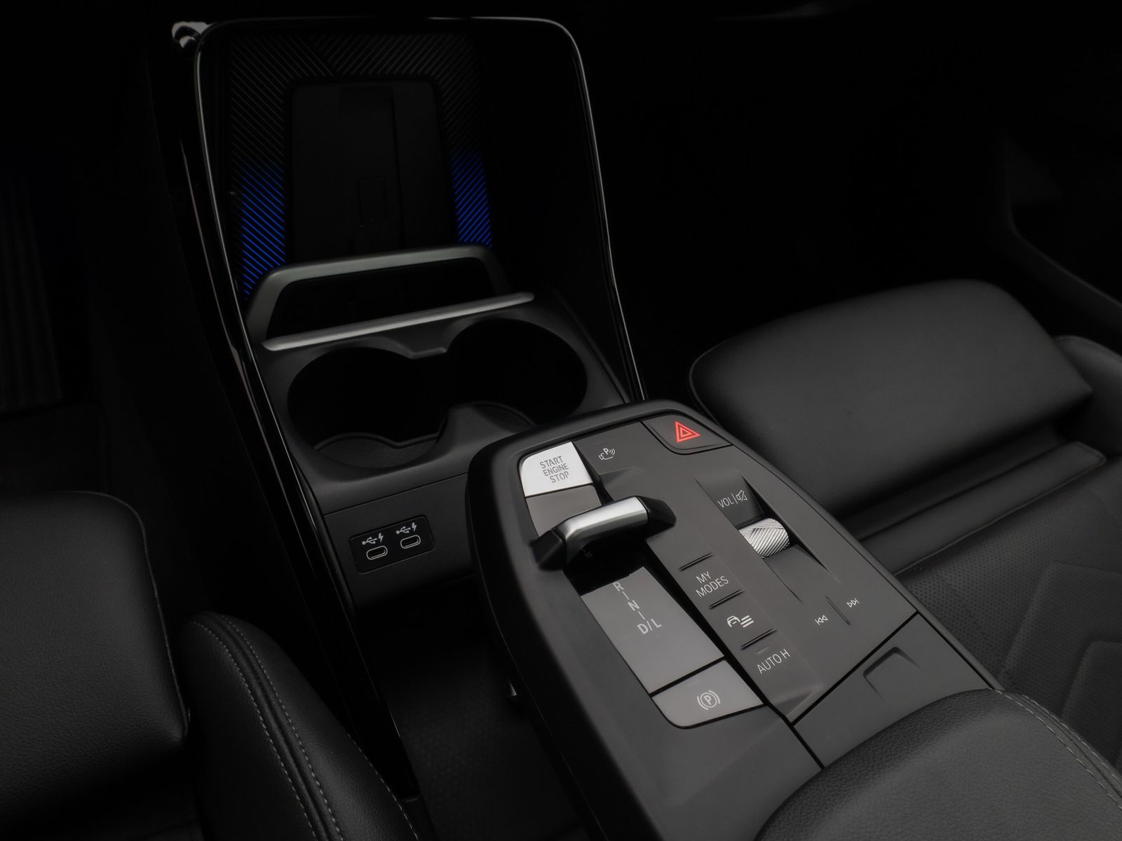 Fahrzeugabbildung BMW X1 sD18i Panorama Kamera DAB H/K Komfort Sport
