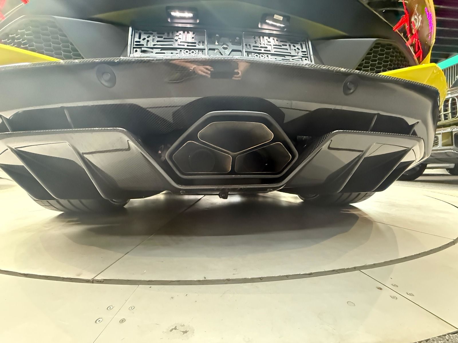 Lamborghini Aventador S foto 15