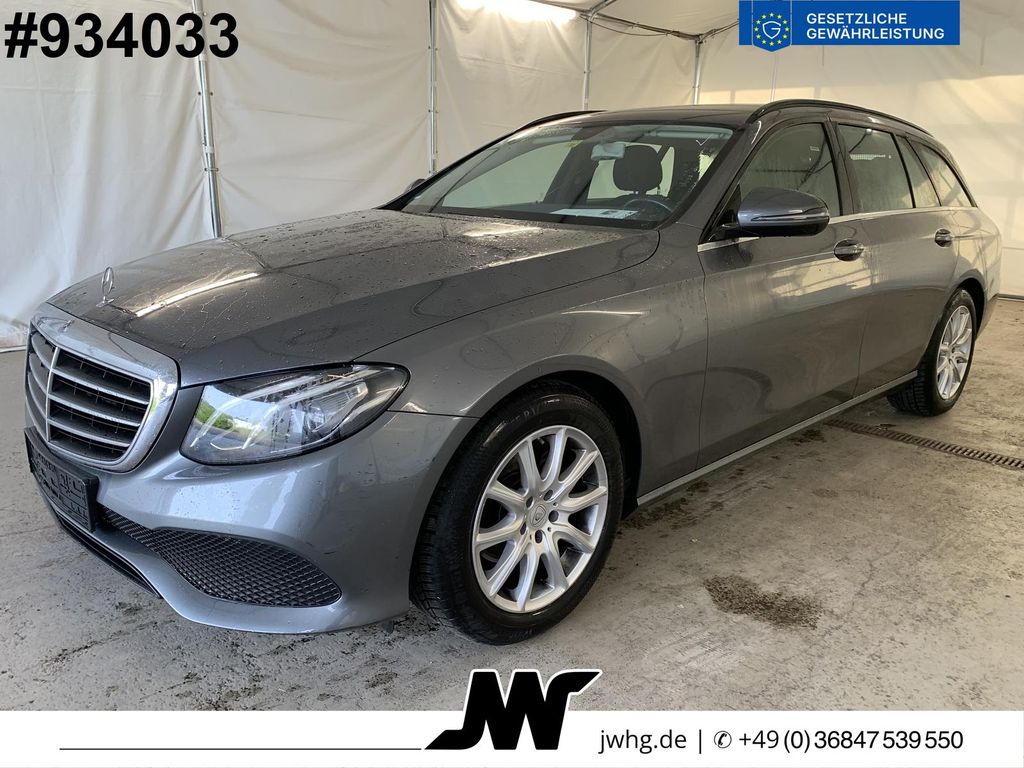 Image of Mercedes-Benz E 220