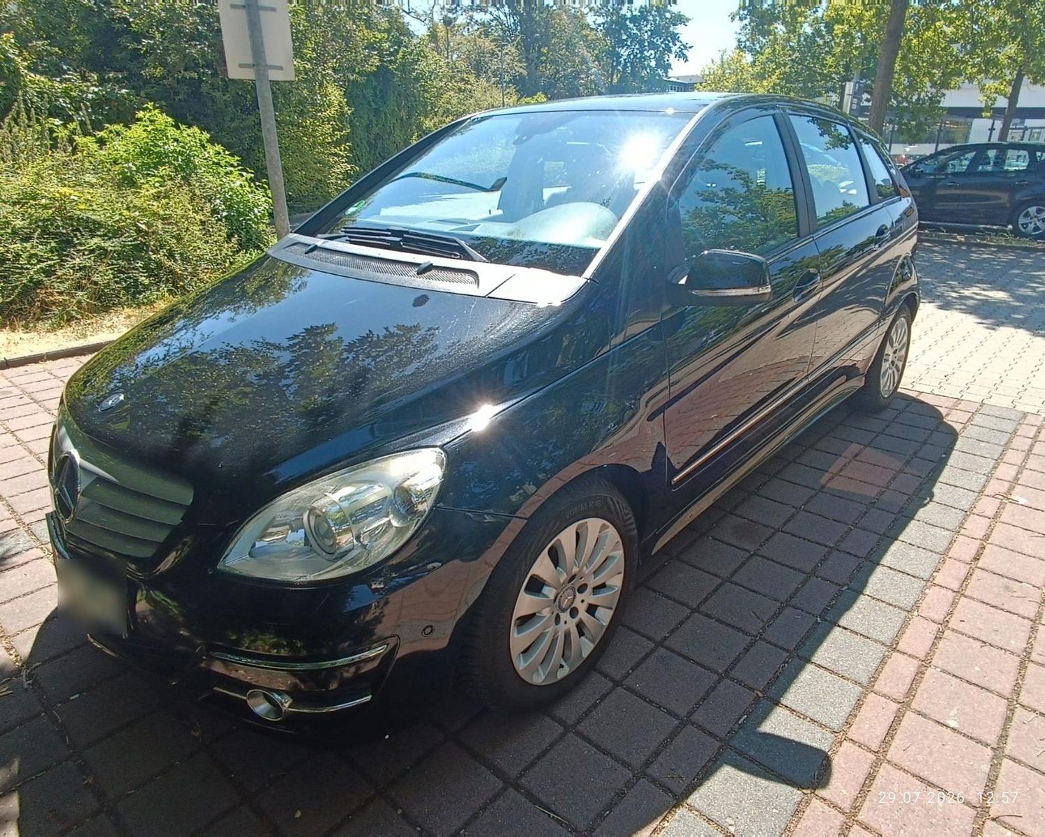 Mercedes-Benz B 200