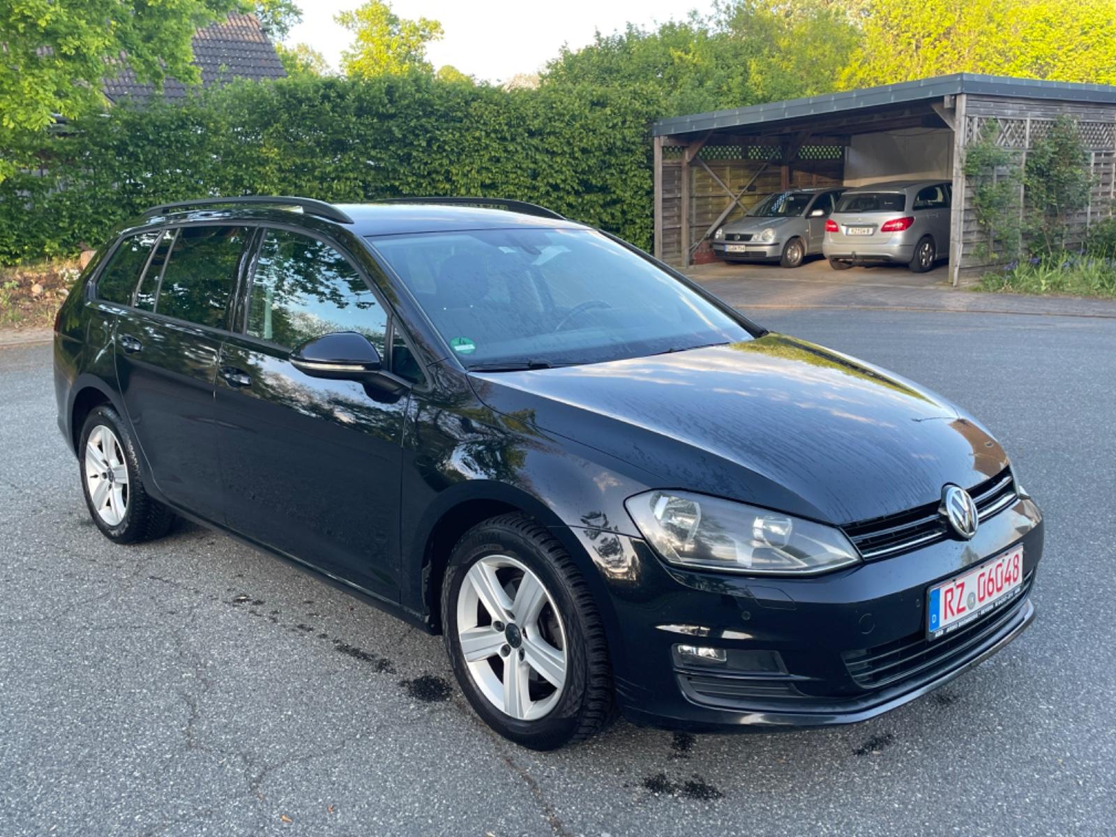 Volkswagen Golf 2013 — interior