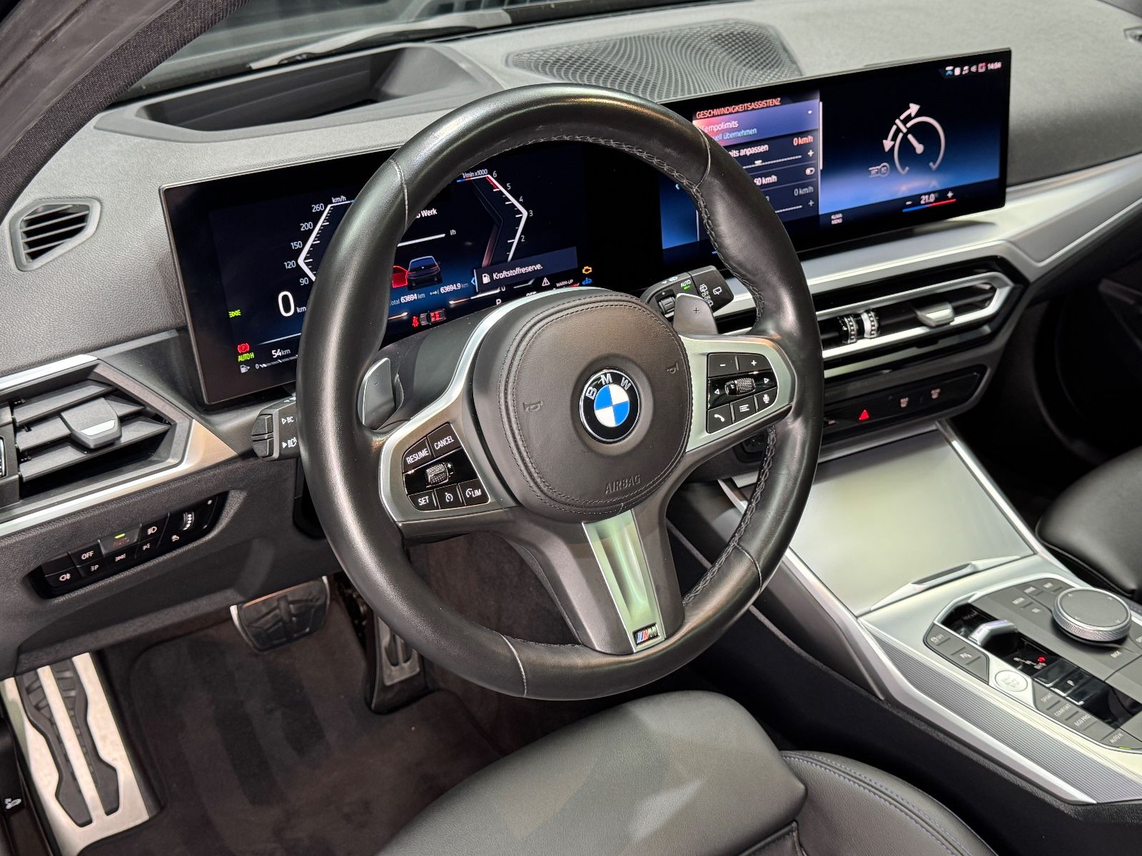 Fahrzeugabbildung BMW 320d M SPORT PRO Touring |PANO|HEAD-UP|AHK