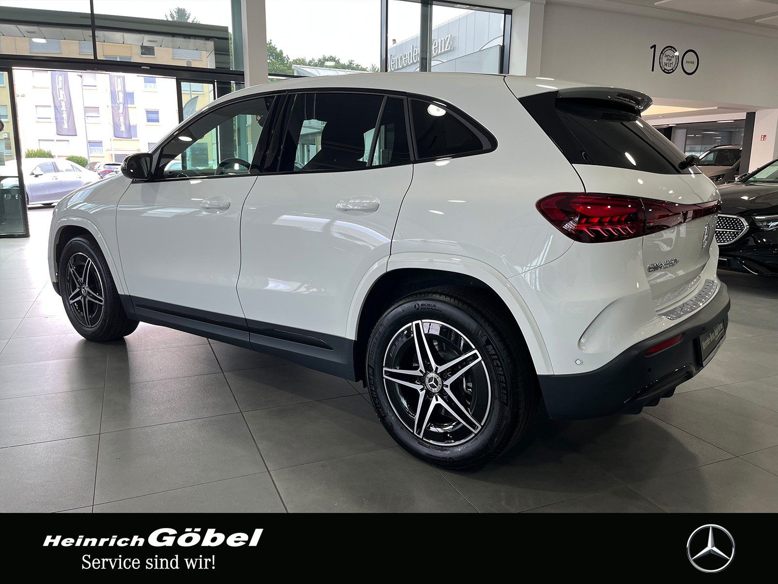 Fahrzeugabbildung Mercedes-Benz EQA 250 + AMG+LED+KAMERA+TOTWINKEL+CARPLAY+NIGHT