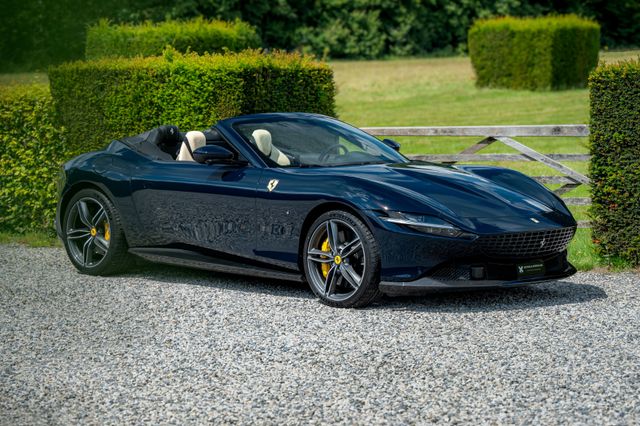 Ferrari Roma Spider / Full carbon / VAT Incl. / Display