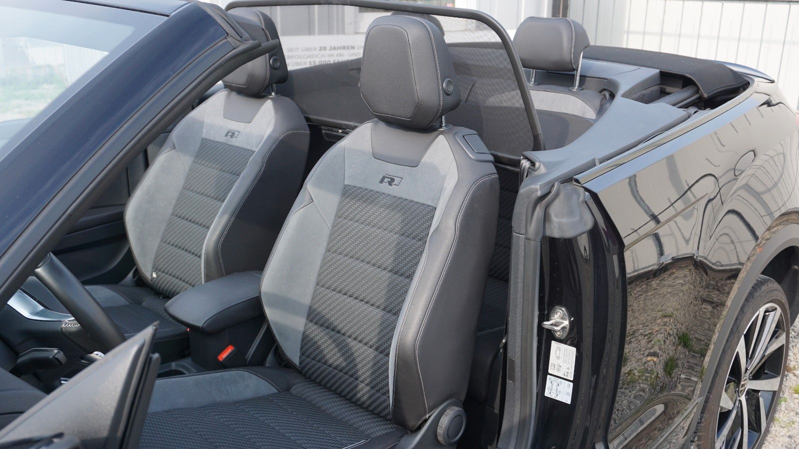 Fahrzeugabbildung Volkswagen T-Roc Cabriolet R-Line,Navi,DCC, DAB+,OPF, ALS,