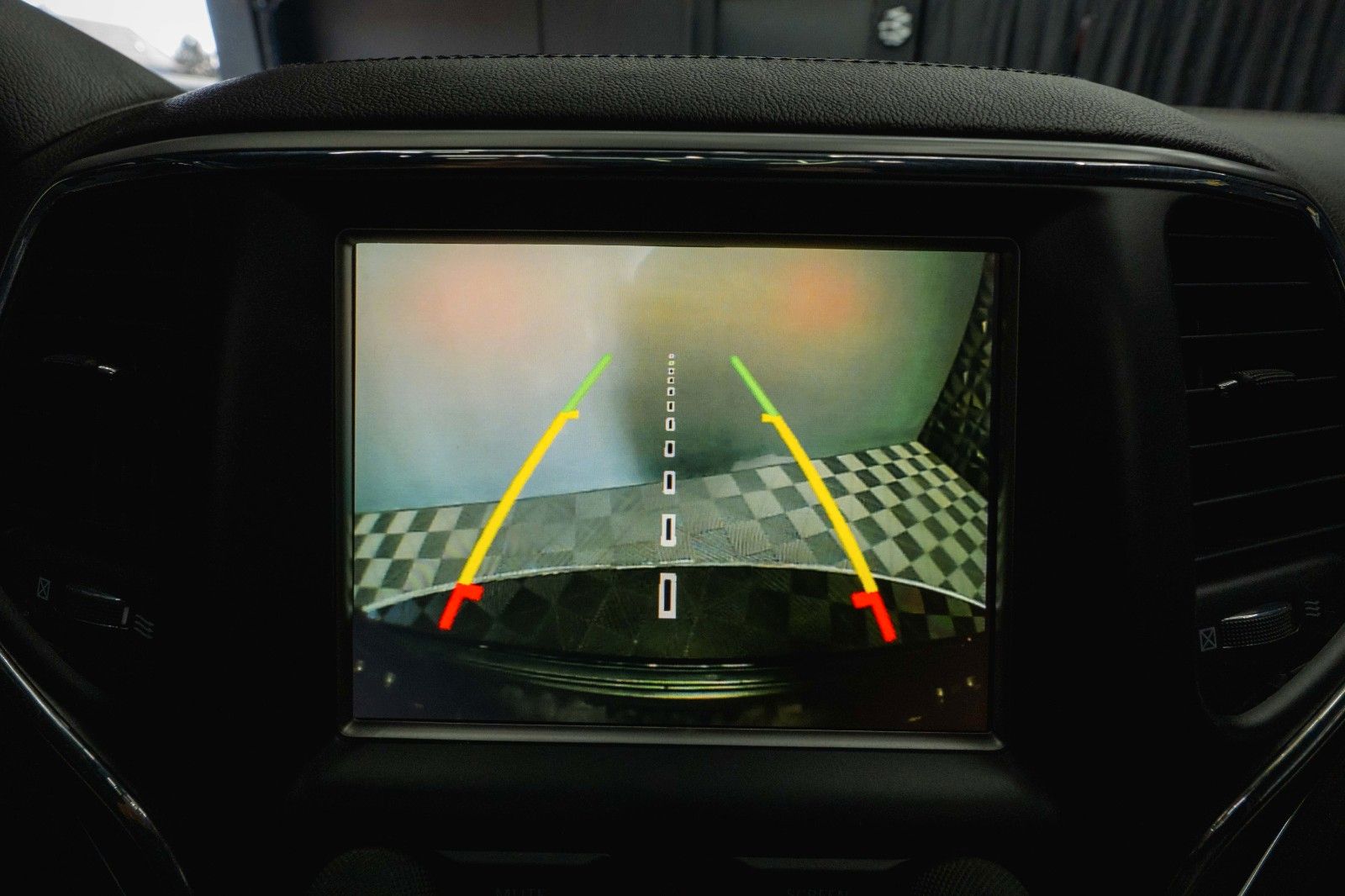 Fahrzeugabbildung Jeep Grand Cherokee 5.7 V8 SRT OVERLAND *Pano*ACC*19%