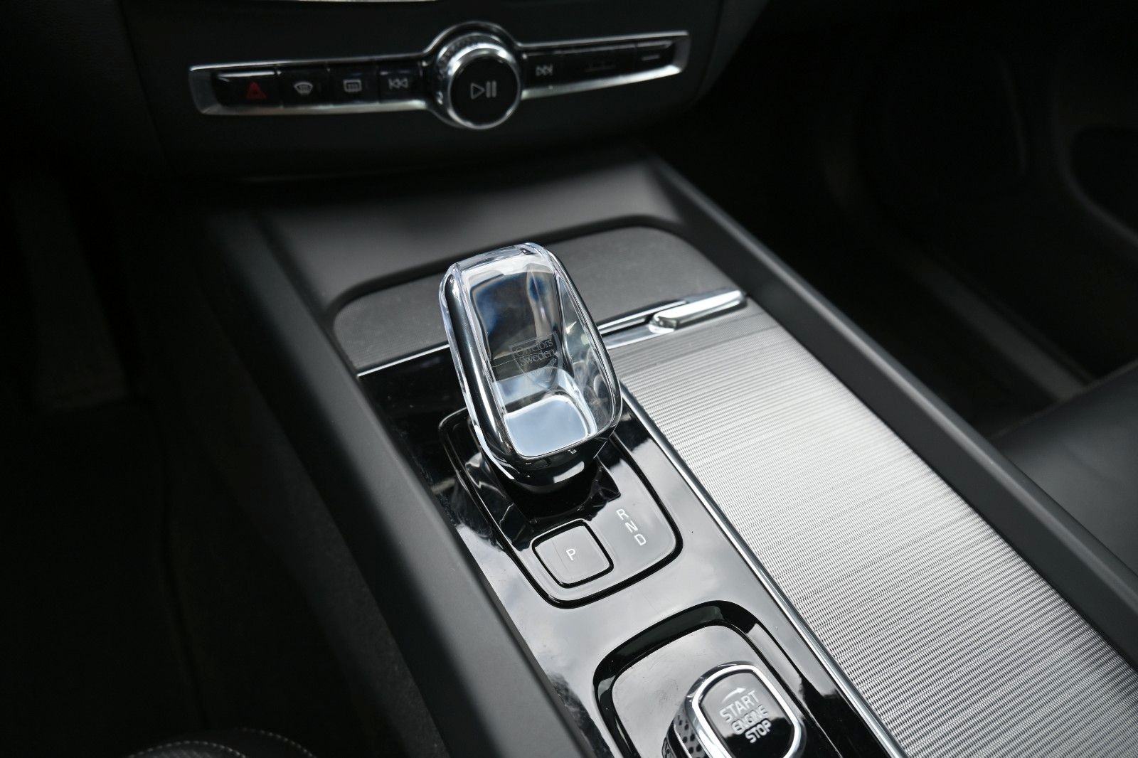 Fahrzeugabbildung Volvo XC60 B4D Plus Dark*LED*PANO*STHZ*360*H&K*BLIS