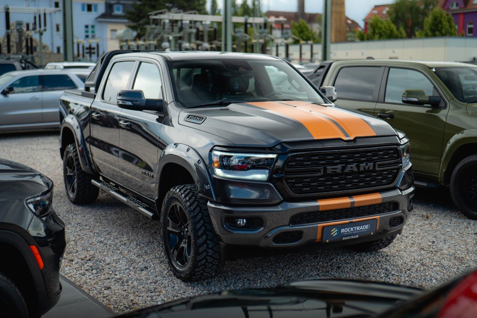 Fahrzeugabbildung Dodge RAM 5.7 V8 HEMI 4x4 OFFROAD Night-Paket *LED*19%