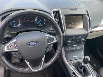 Ford Galaxy - 11