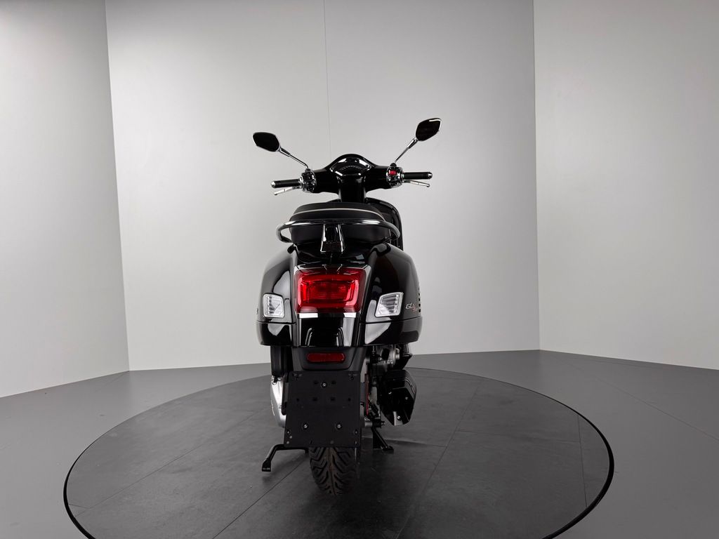 Fahrzeugabbildung Vespa GTS 300 SUPER RST E5 *REMUS-AGA *77,- € mtl. !