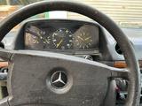 Mercedes-Benz Scheunenfund Mercedes Benz W123 T 240D - Mercedes-Benz 240 mit Diesel-Antrieb: Kombi