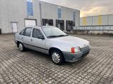 Opel Kadett E 1.3 S 1 Hand 63850 km. TÜV 1... - Opel Kadett: 1.6
