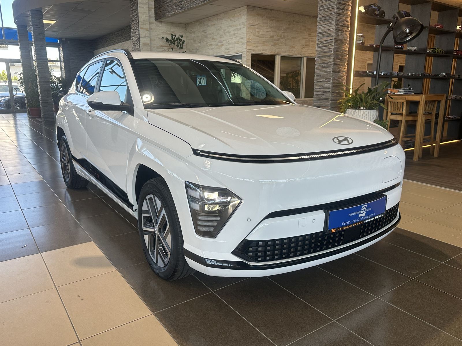 Hyundai Kona Trend R.Cam Navi Wärmepumpe SHZ LED ACC