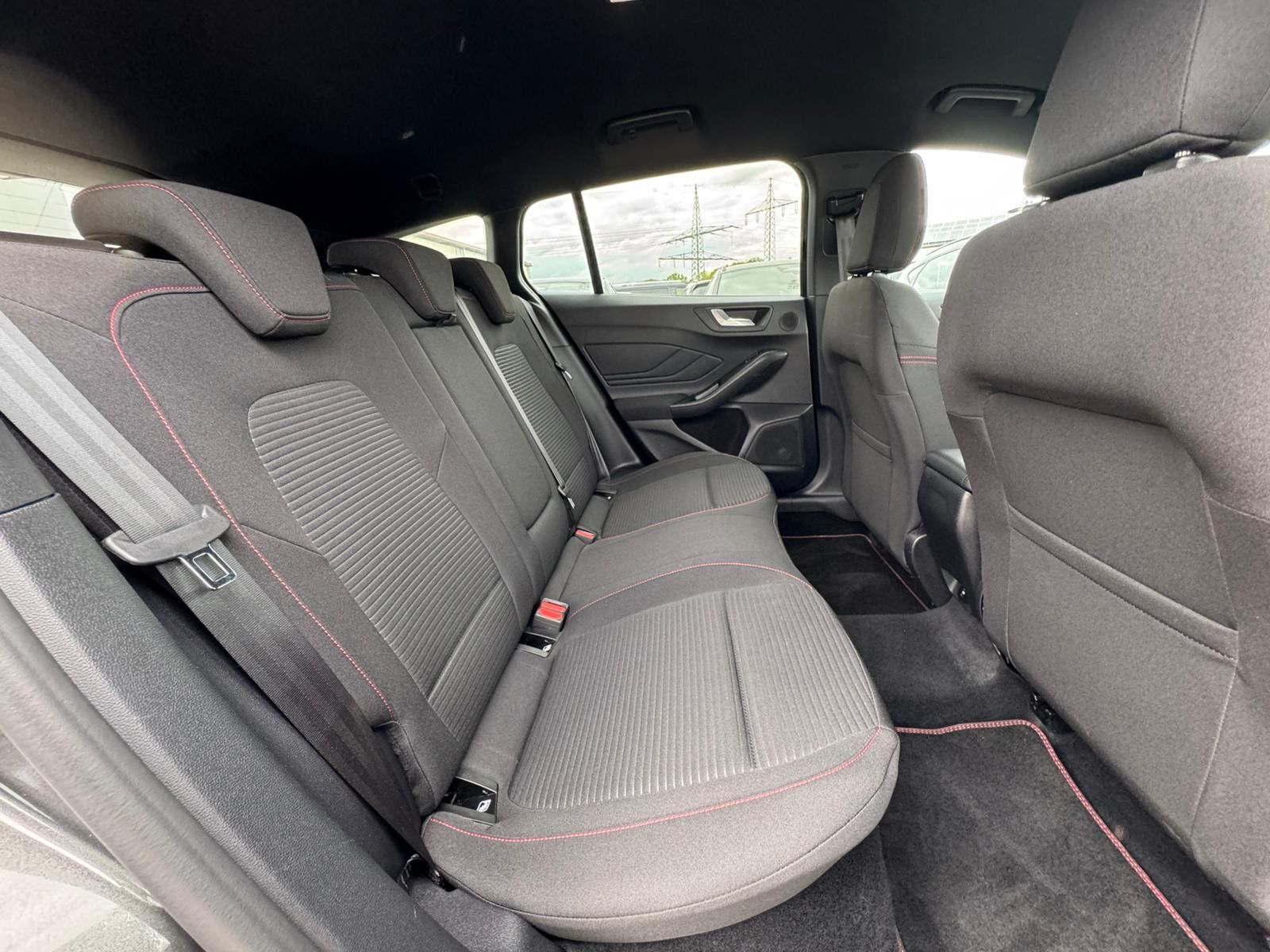 Fahrzeugabbildung Ford Focus 1.0 ST-Line X MATRIX*B&amp;O*ACC*KAM*APP*LHZ