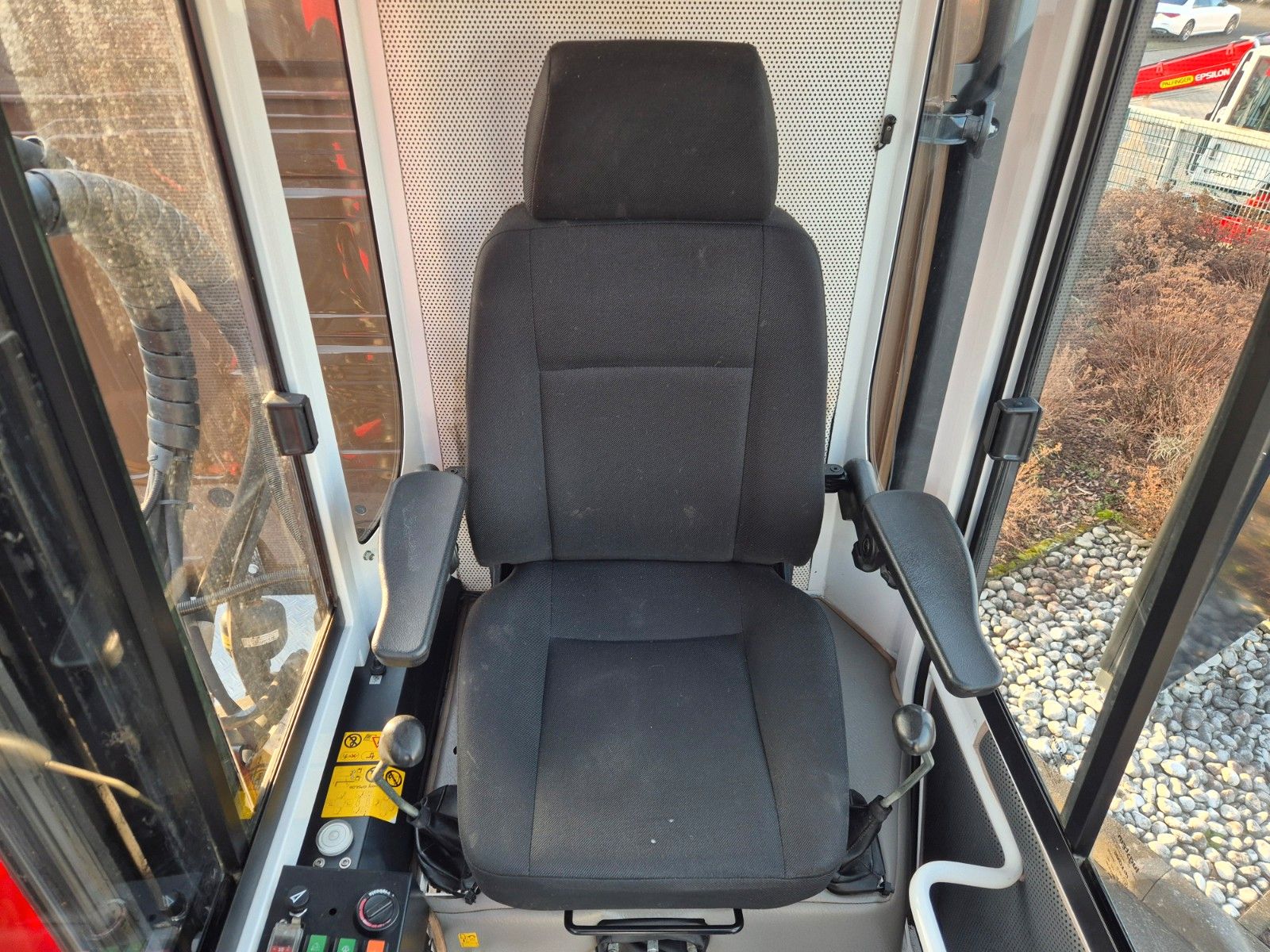 Fahrzeugabbildung Mercedes-Benz Arocs 3351 LS 6x6 Palfinger S260Z96 Y Crane