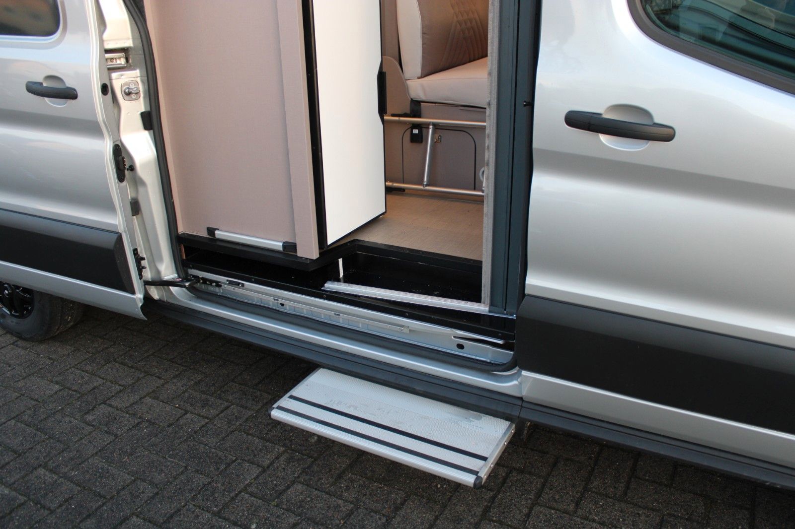 Fahrzeugabbildung Bürstner Ford SIGNEO Schlafdach Automatik SOFORT