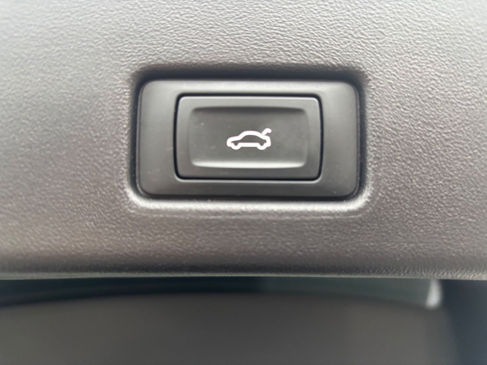 Fahrzeugabbildung Audi Q4 e-tron Sportback 40 KAM SHZ