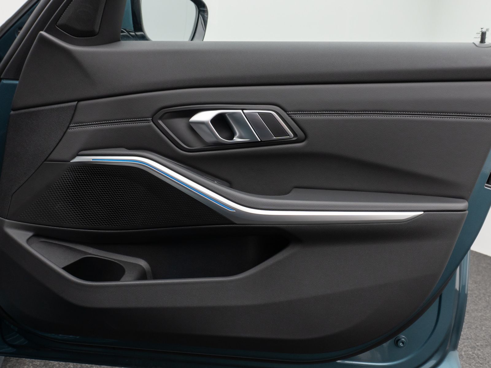 Fahrzeugabbildung BMW 330e  Sport Line Kamera DAB HiFi Komfort Alarm