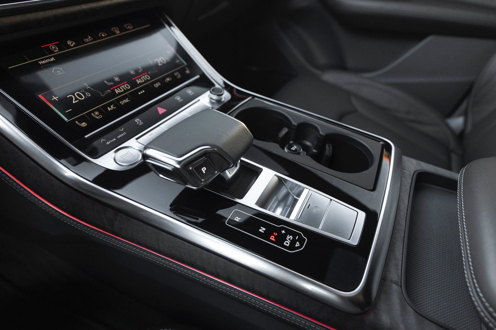 Fahrzeugabbildung Audi Q8 55 TFSI quattro S-LINE 360° B&O LED MASSAGE