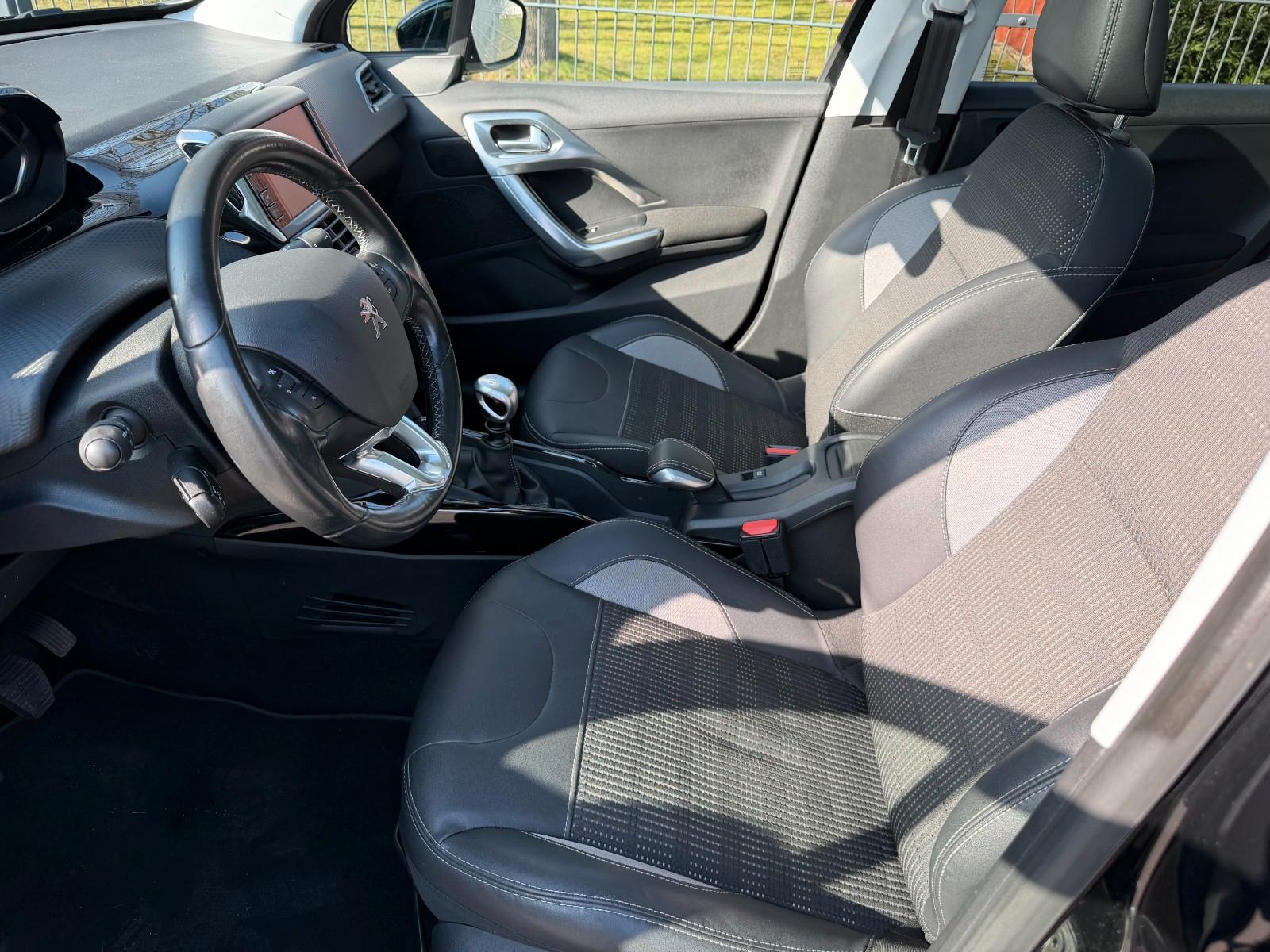 Peugeot 2008 Allure 1.5 BlueHDi 100 Leder Navi AHK