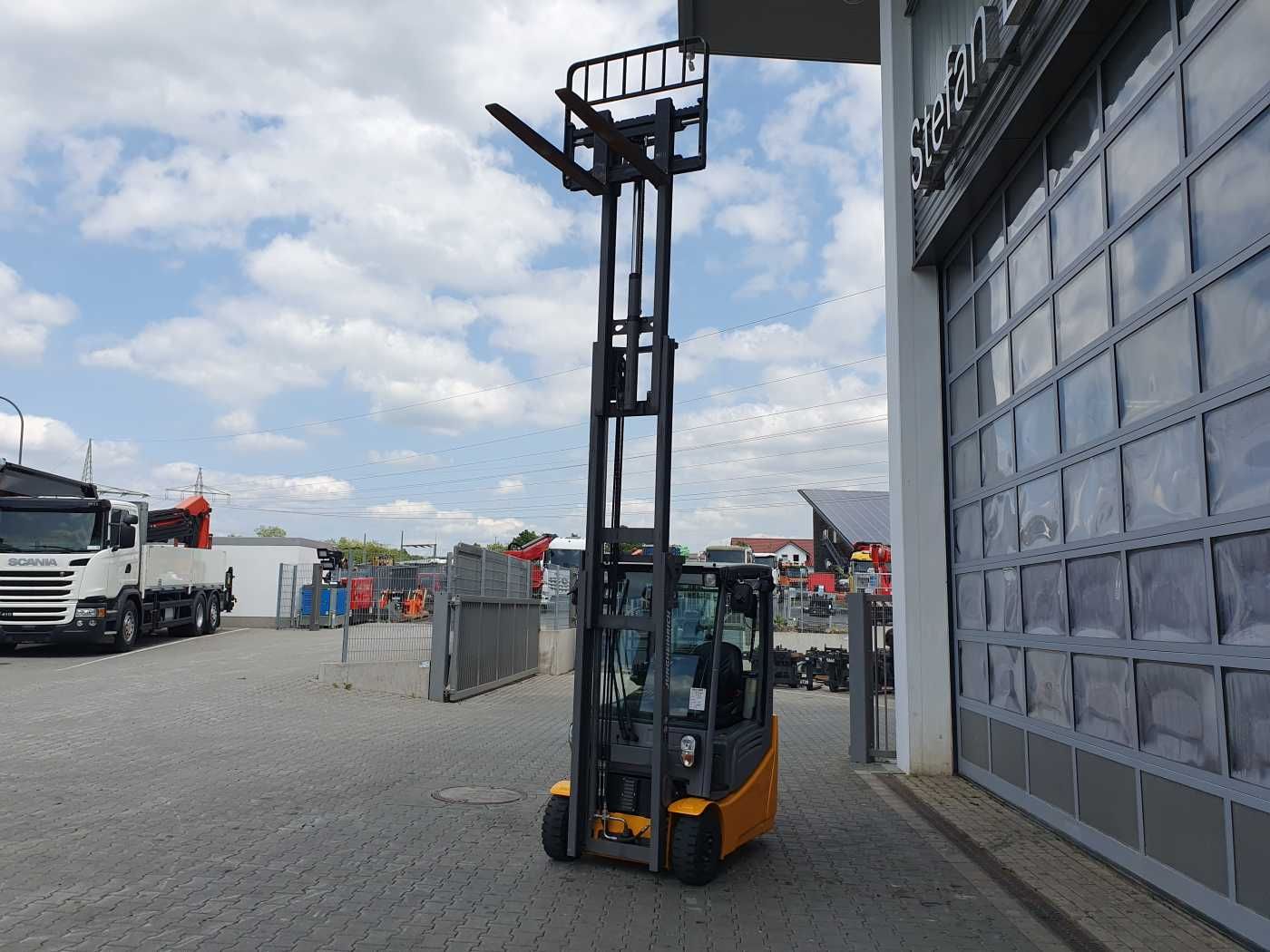 Fahrzeugabbildung Jungheinrich EFG 215 / Triplex: 4.25m! / SS / nur 1.368h!