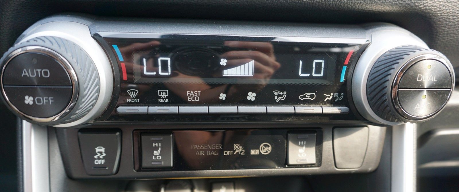 Fahrzeugabbildung Toyota RAV4 Hybrid 4x4 Team Deutschland LED,ACC,SH,AHK