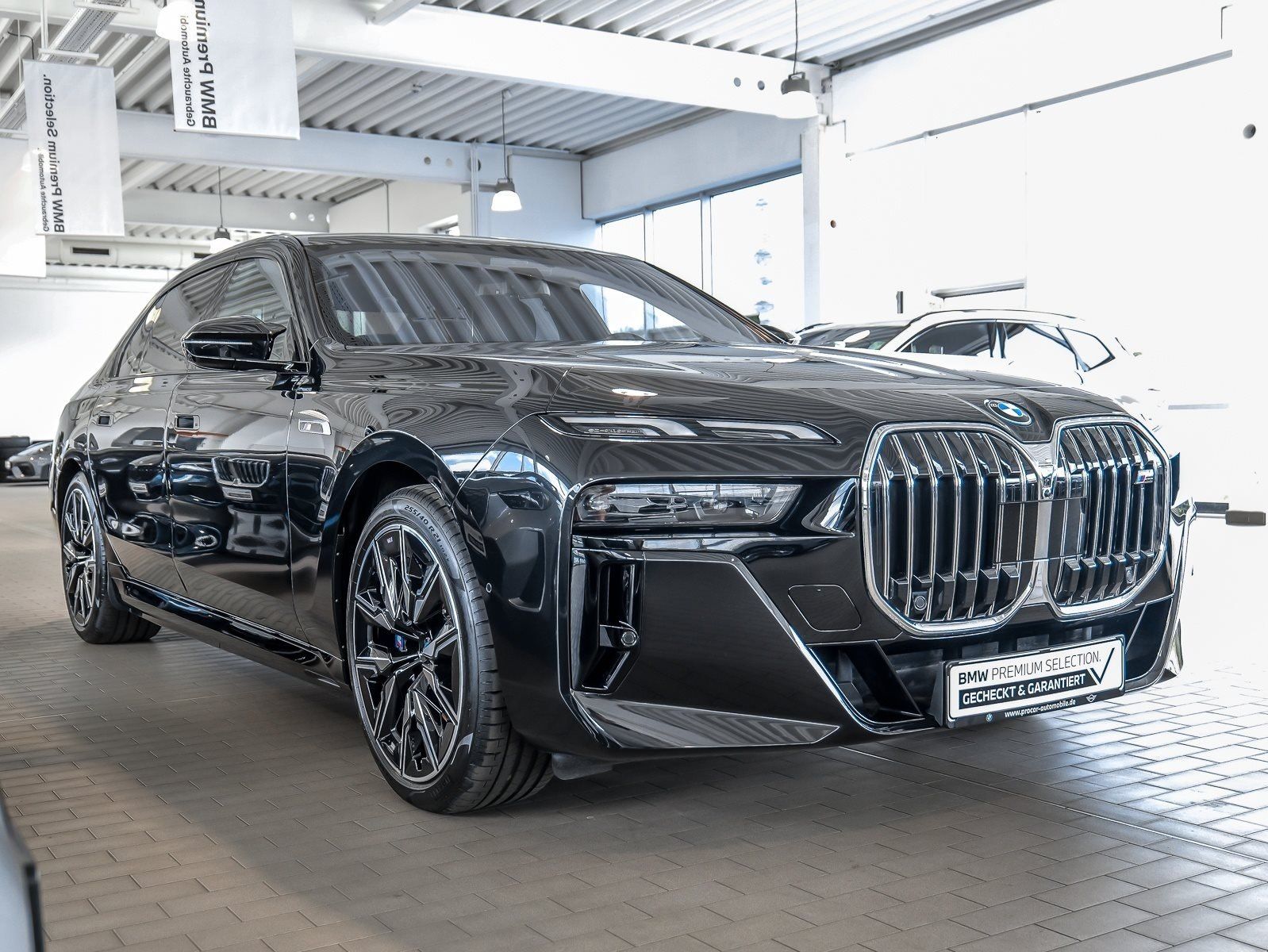 BMW M760 - Bild 6