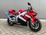 Yamaha YZF R1 - YAMAHA 2000 R1