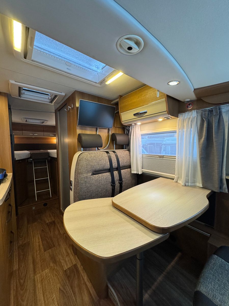 Fahrzeugabbildung Knaus VAN 650 I MEG AUTOMATIK LÄNGSBETT HUBBETT 1.HAND