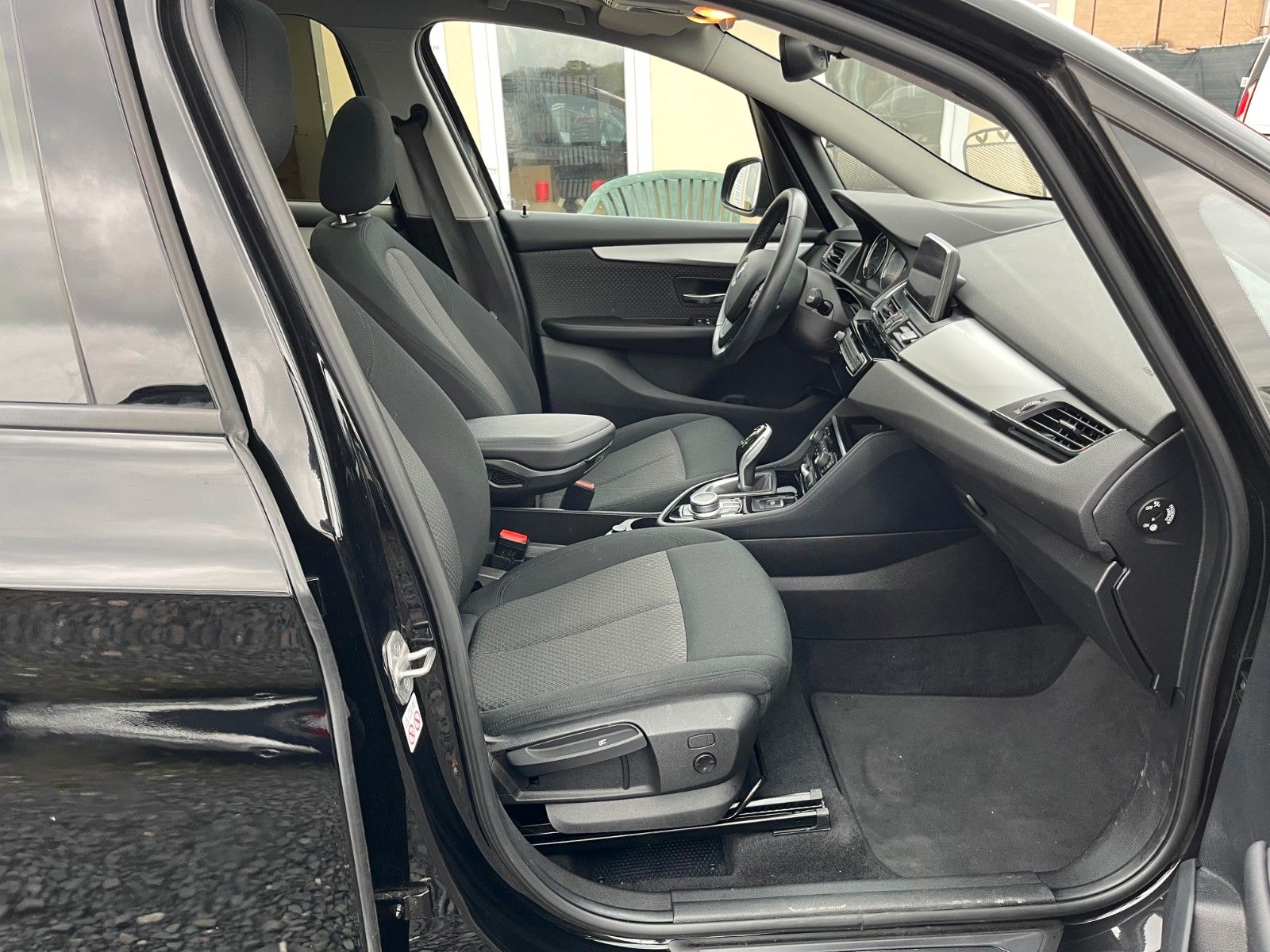 Fahrzeugabbildung BMW 218d Gran Tourer Aut. Navi AHK Panorama 2.HD PDC