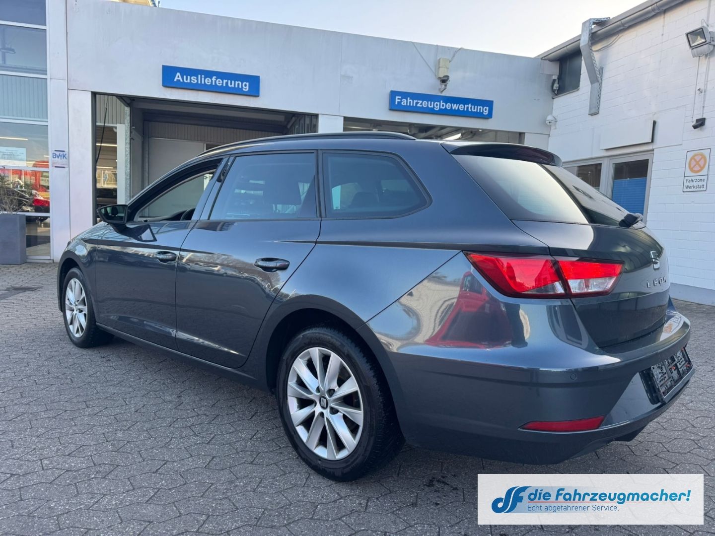 Fahrzeugabbildung SEAT Leon ST Style Navi Apple CarPlay Android *EXPORT