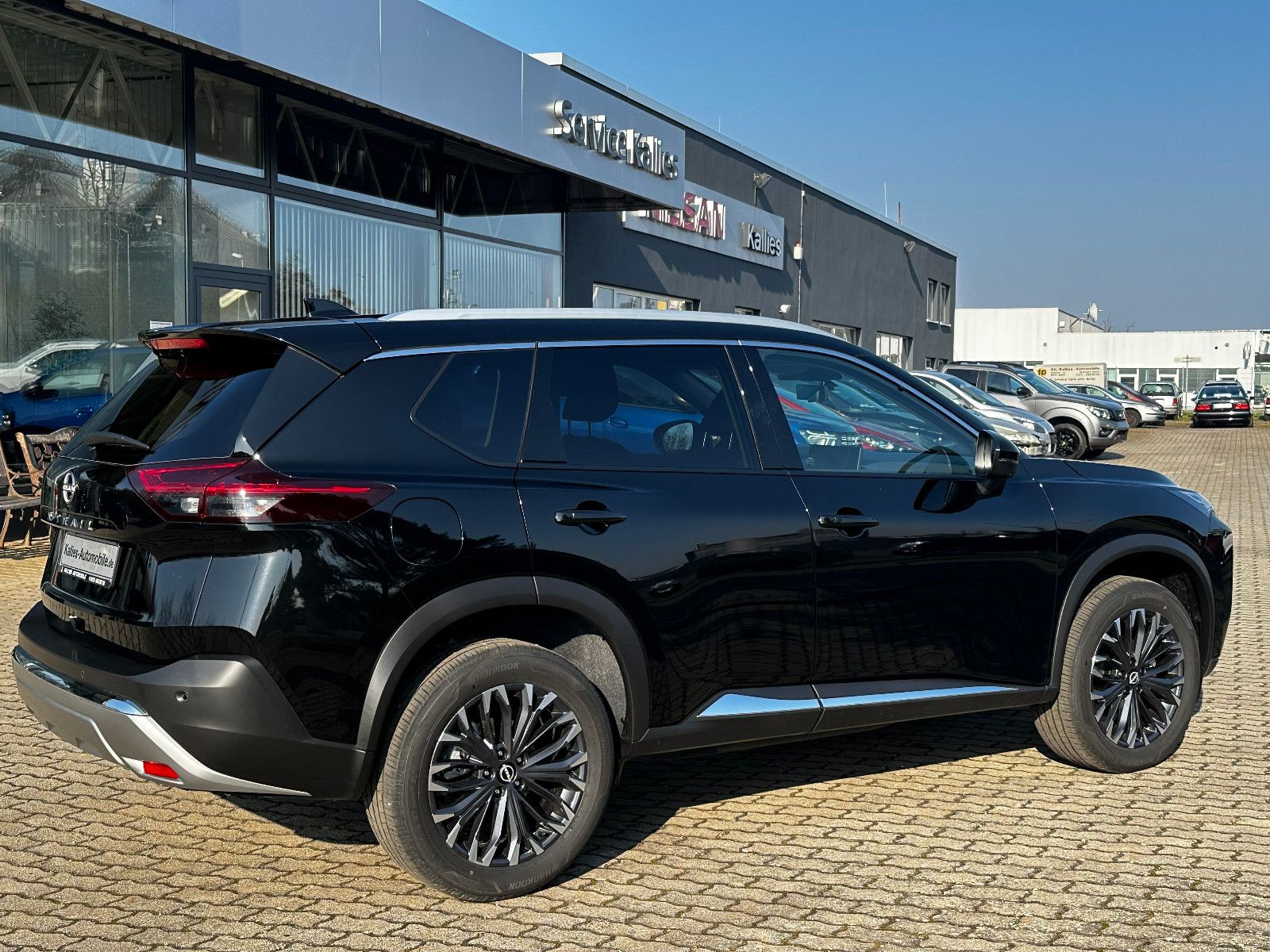 Fahrzeugabbildung Nissan X-Trail Tekna 1,5 VC-T CVT  2WD   ACC