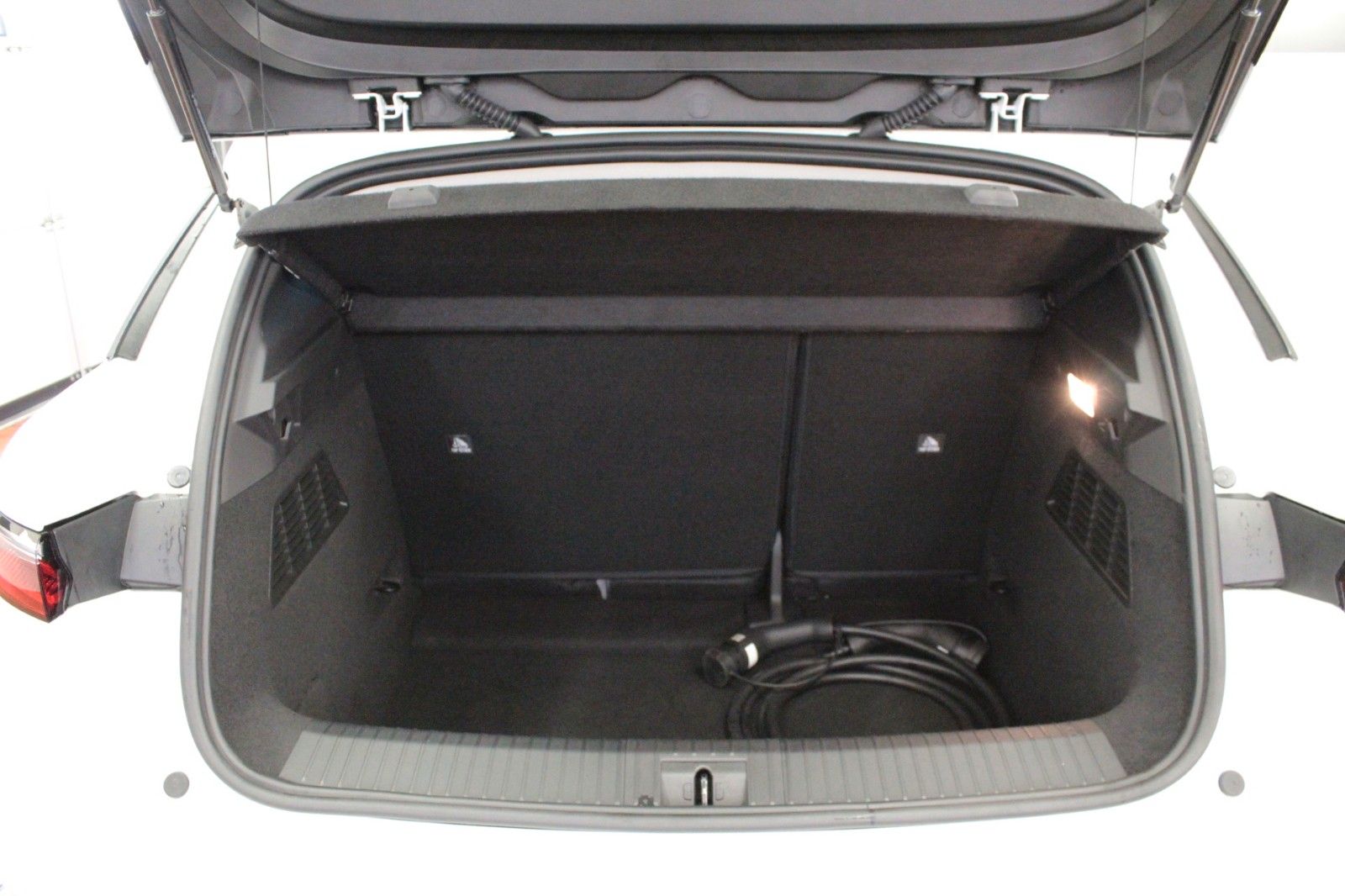 Fahrzeugabbildung Renault Megane E-Tech Electric Equilibre  boost charge