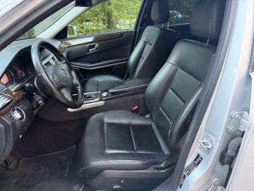 Mercedes E 200 - 11