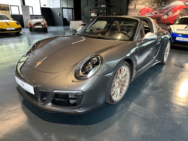 Porsche 911 Targa 4 GTS Exclusive Manufaktur Edition